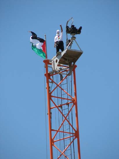 Un activiste portoricain arrêté lors de la manifestation Contre le Mur d'Apartheid à Bilin